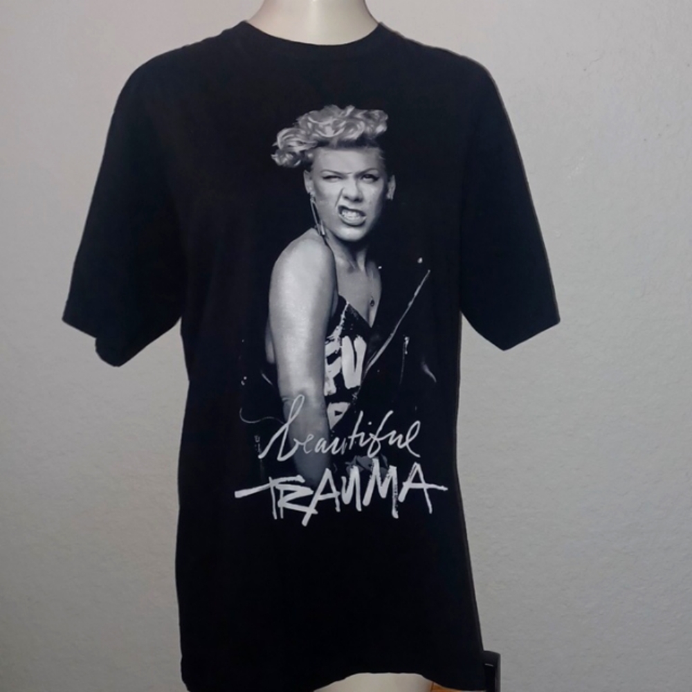 Pink Beautiful TRAUMA t-shirt💖